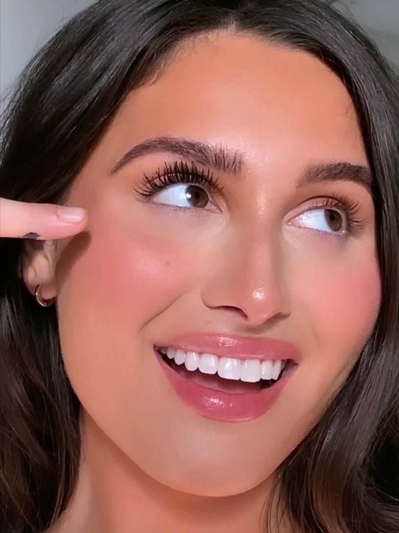 MNY AVKODAD Falsies Surreal VO v3 foto 1 816x1088